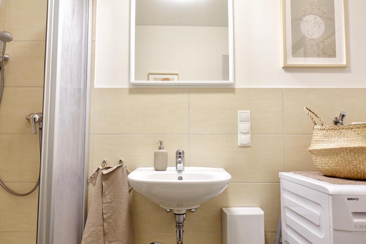 Modernes Apartment, Stadtnah, Stellplatz, Naehe Mosel Coblenza Esterno foto